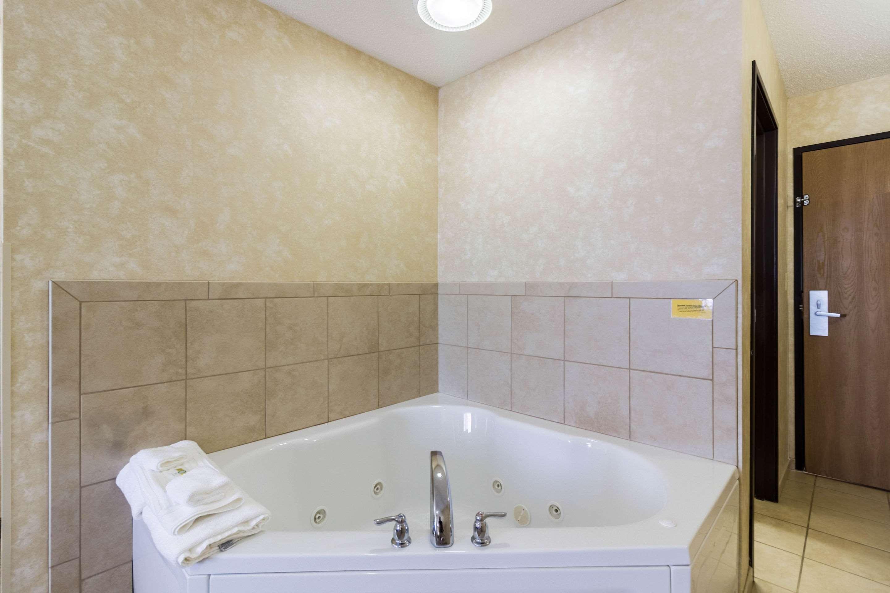 Quality Inn Marshall Mn Near University Extérieur photo