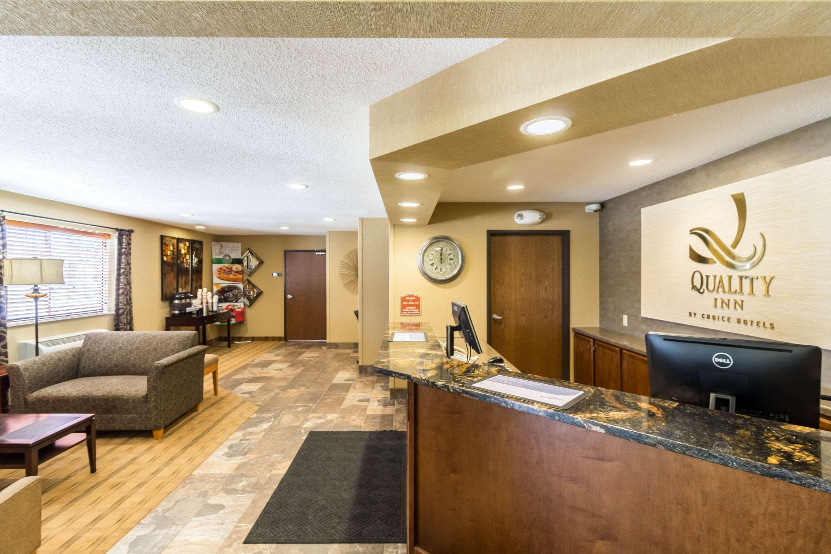 Quality Inn Marshall Mn Near University Extérieur photo